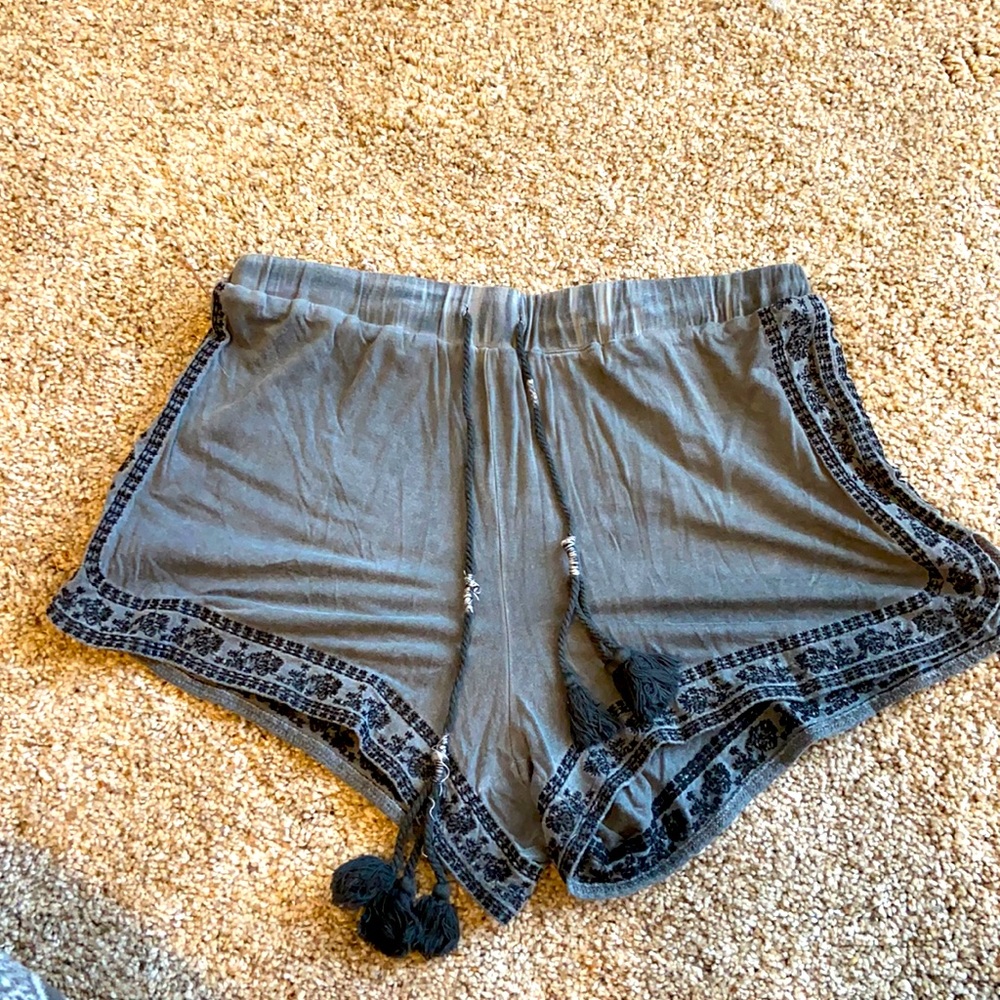 American Threads shorts